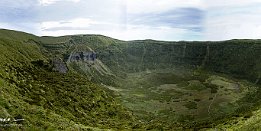 Azoren Insel Faial Die Azoren Insel Faial liegt zwischen 38 31' und 38 39' nrdlicher Breite und zwischen 28 36' und 28 50' westlicher Lnge. Die Flche betrgt 172 km, und...