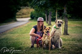 IMG_51696 Jessica mit den beiden Hunden Mia und Sina am Rhein