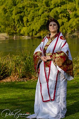 IMG 39405  Charakter: Ursa - in ihrer Brautrobe Darsteller: CecisArts  Serie: Avatar - Herr der Elemente(orig. Avatar - The last Airbender )  Version: Hochzeits Robe (aus "The Search") : LR_Excessor