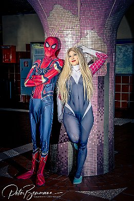 IMG 01067  Mit Spider Gwen & Spider Man on Mainhatten Tour Spider Gwen - @buhbuh_chan_cosplay Spider Man - @crazychaoscosplay . .