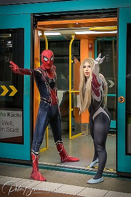 IMG 01147  Mit Spider Gwen & Spider Man on Mainhatten Tour Spider Gwen - @buhbuh_chan_cosplay Spider Man - @crazychaoscosplay . . : LR_Excessor