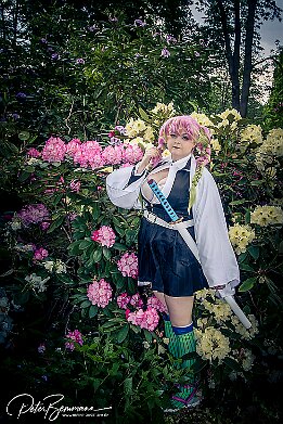 IR6_13827 @daphne_purpura as Kanroji Mitsuri (Anime Demon Slayer) Cos & Fun - Hanami Shooting Treffen 2022, Luisenpark