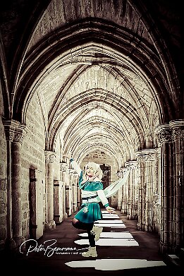 IR6_44909-2-com @hanami._.cos als Barbara - Genshin impact Quelle Hintergrund: Bild von Manuel Torres Garcia auf Pixabay