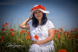 IR6_11611 Mohnfeld Shooting mit Ayida