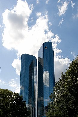 Wolkenkratzer  Wolken im "Spiegel"