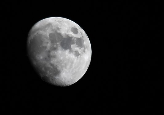 Sonne und Mond Sonnenauf- und untergang, der Mond bei Tag und Nacht