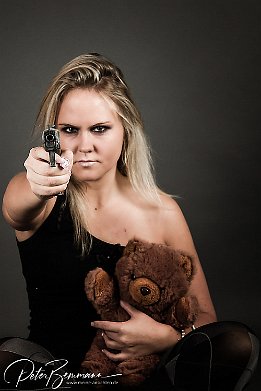 Sie verteidigt ihren Liebling mit allen Mitteln