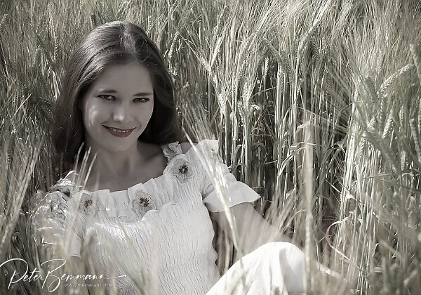 Shangri-La MK Sedcard Modell "Shangri-La"