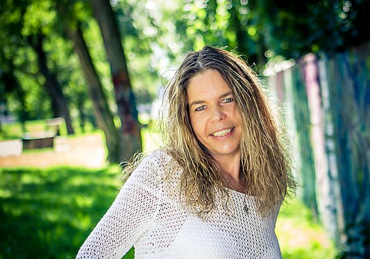 Outdoor mit Nadine MK Sedcard Modell "Dini75"