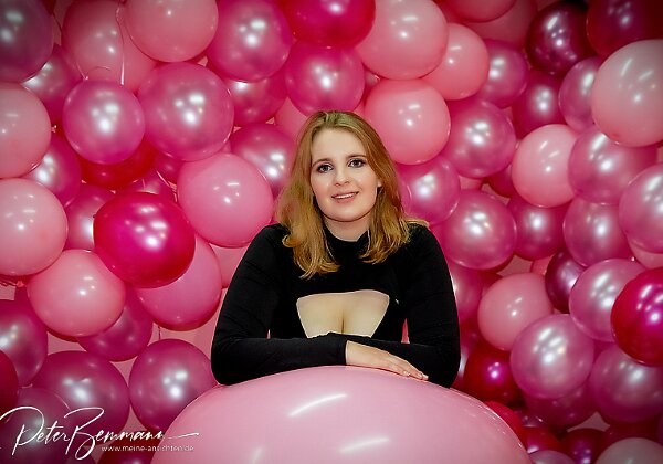 Shooting mit Lea im Super Candy Popup Museum Kln - Instagram "Lea"