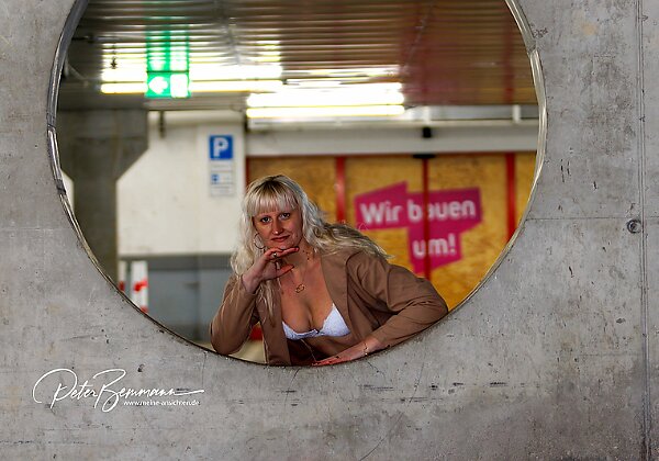 Outdoor im Parkhaus mit Sassilein88