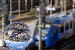 IR6 03639  Glaskugel und Eisenbahn - Zugabfahrt am Mainzer Hauptbahnhof