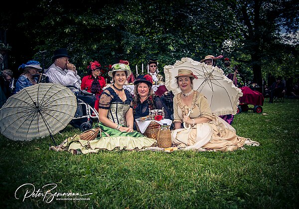 Viktorianisches Picknick im Clara-Zetkin-Park zum WGT 2025