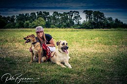 IMG_51746 Jessica mit den beiden Hunden Mia und Sina am Rhein