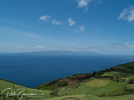 Blick auf die Nachbar-Insel Terceira